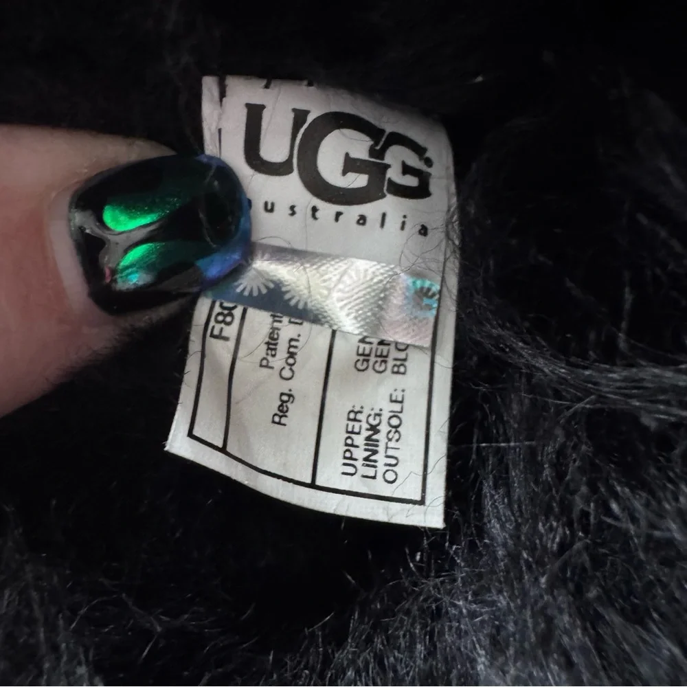 UGG Short Mongolian Sheepskin Cuff Boot - Picture 13 of 14